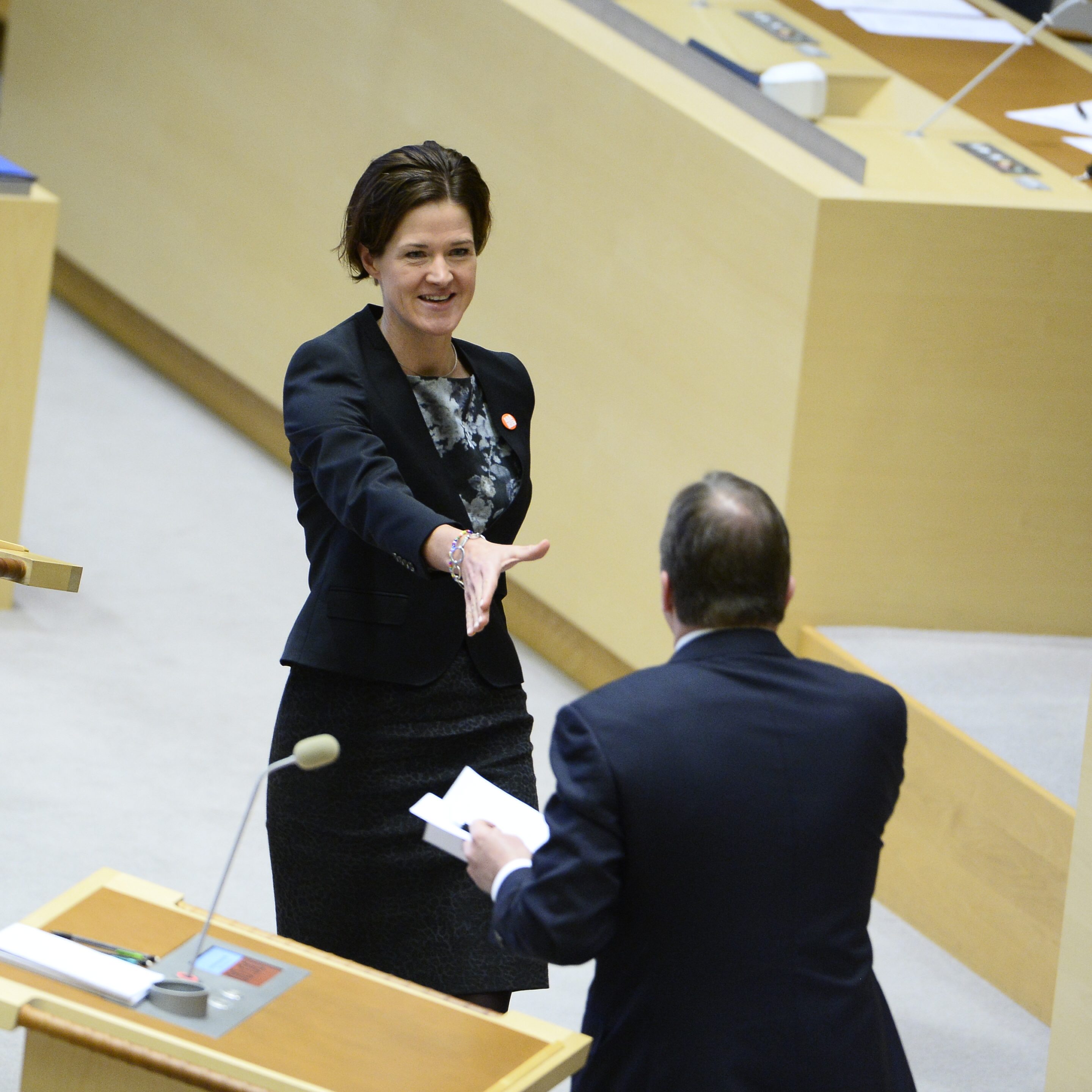 Anna Kinberg Batra och Stefan Löfvén tackade varandra för ett bra samarbete med decemberöverenskommelsen.