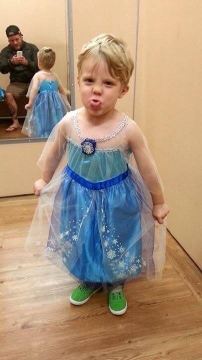 Caiden vill vara prinsessan Elsa. 