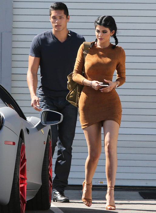 Modellen Tim C är flitigt anlitad av Kardashian-Jenner familjen. Här ser vi honom med Kylie Jenner. Modellen Tim C är flitigt anlitad av Kardashian-Jenner familjen. Här ser vi honom med Kylie Jenner.