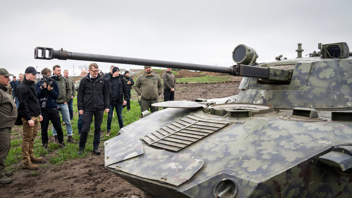 Danmarks tillförordnade försvarsminister Troels Lund Poulsen besökte en militäranläggning i Odessa på måndagen.