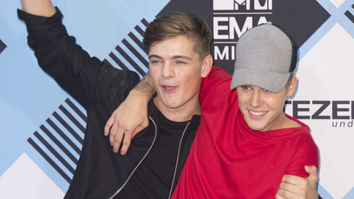 Martin Garrix och Justin Bieber på MTV Music Awards. 