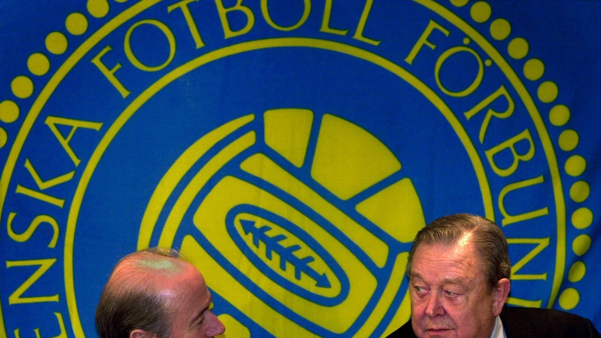 2001: Sepp Blatter och Lennart Johansson sammanträder.