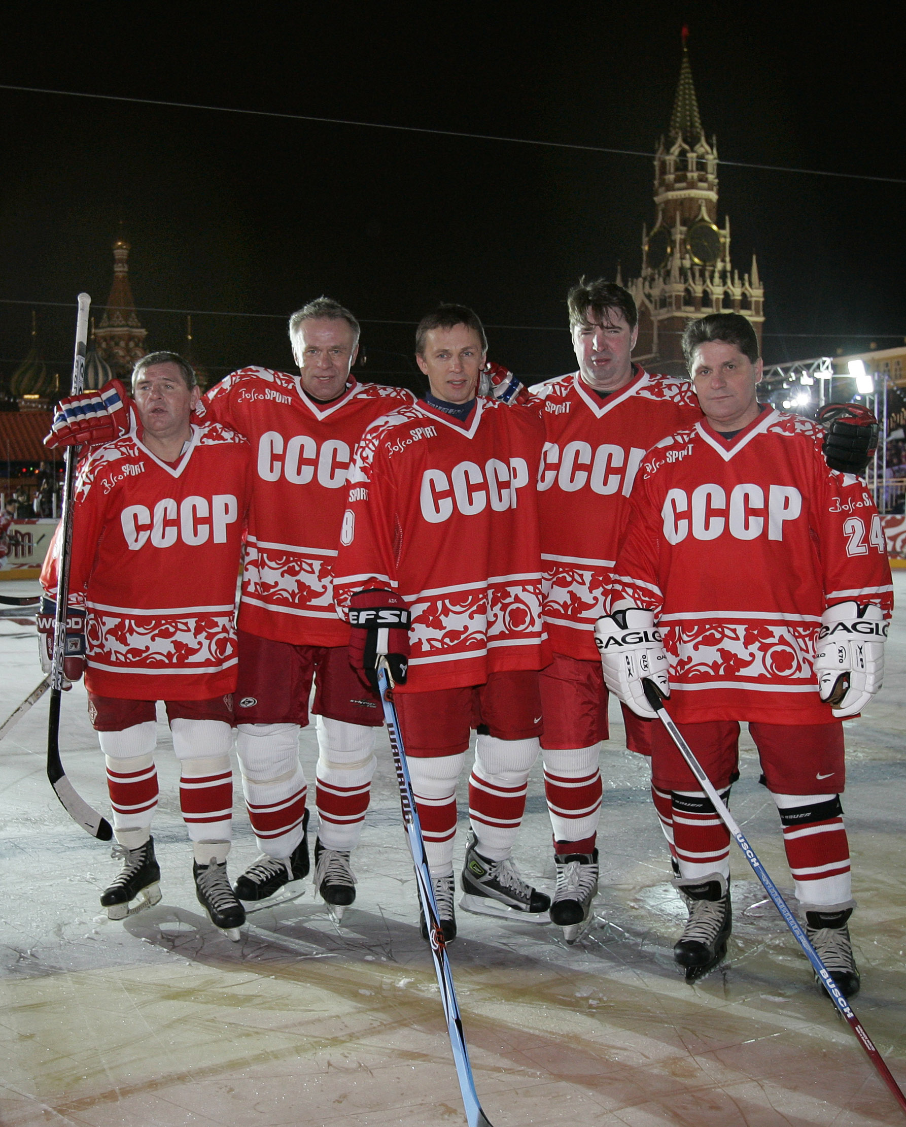 Här är han tillsammans med sina radarpartners Fetisov, Kasatonov, Makarov och Larionov.