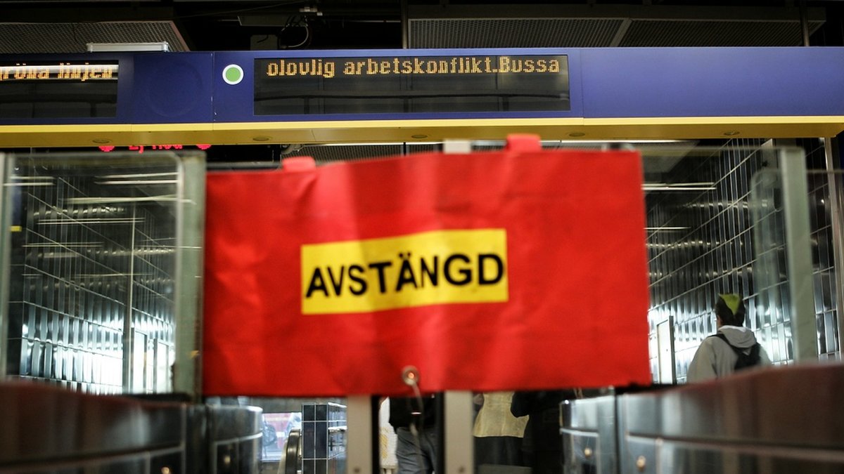Det är ovanligt med vilda strejker i Sverige nu för tiden. Bilden är från en vild strejk i tunnelbanan i Stockholm 2005.