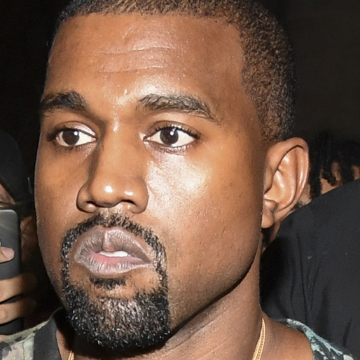 Kanye West avbröt sin konsert i New York så snart han fick veta vad som hänt hans fru. 