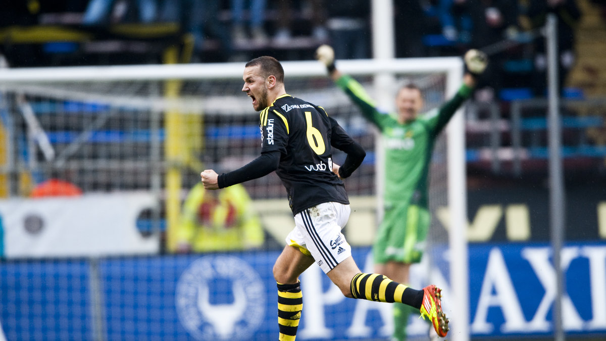 Miloševićs första mål för AIK blev uppmärksammat då han gjorde 1–0 mot GIF Sundsvall från 42 meter 2012.