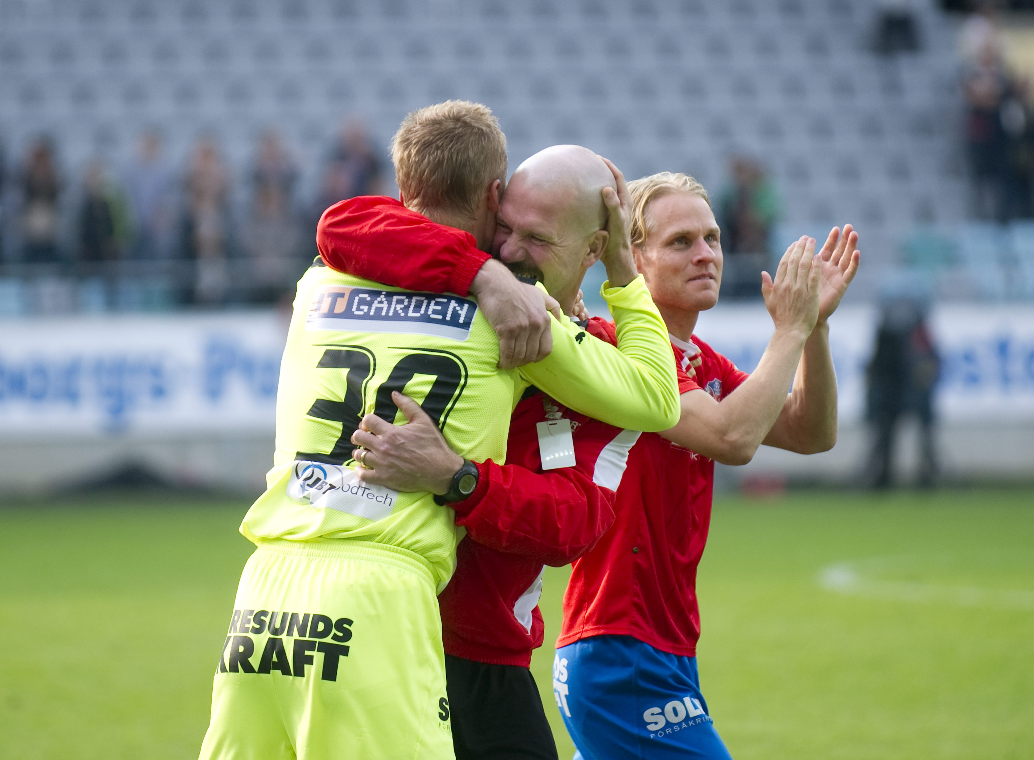Något som de bör tacka mannen i neongrönt för. Målvakten Pär Hansson storspelade under hela säsongen och räddade laget vid ett flertal tillfällen. 