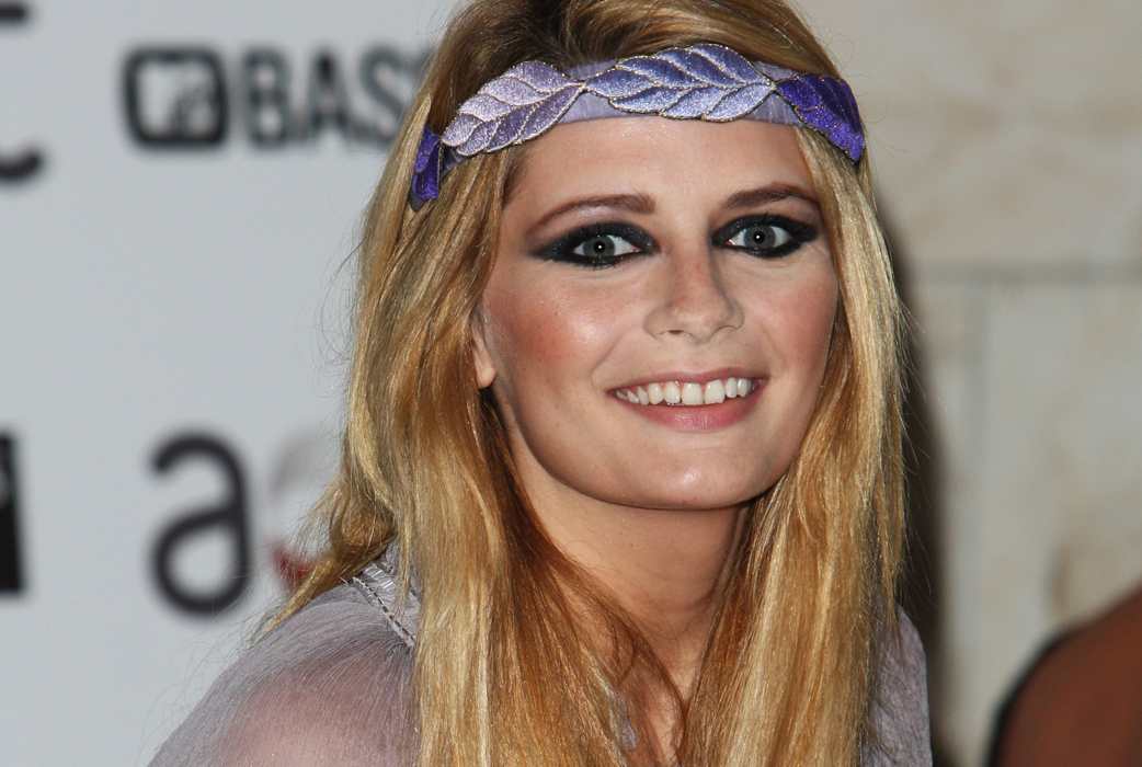 Mischa Barton försökte förmodligen få till en snygg Brigitte Bardot-look med sotade ögon. I stället slutade hon som en illa tilltyglad tvättbjörn från en naturdokumentär. Mischa Barton försökte förmodligen få till en snygg Brigitte Bardot-look med sotade ögon. I stället slutade hon som en illa tilltyglad tvättbjörn från en naturdokumentär.