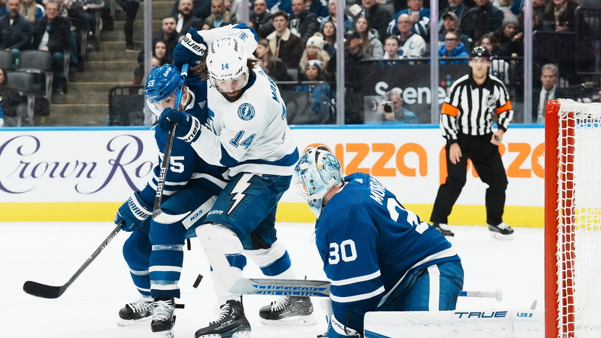 Torontos målvakt Matt Murray släppte bara in ett mål när hans Maple Leafs hemmavann mot Tampa Bay.