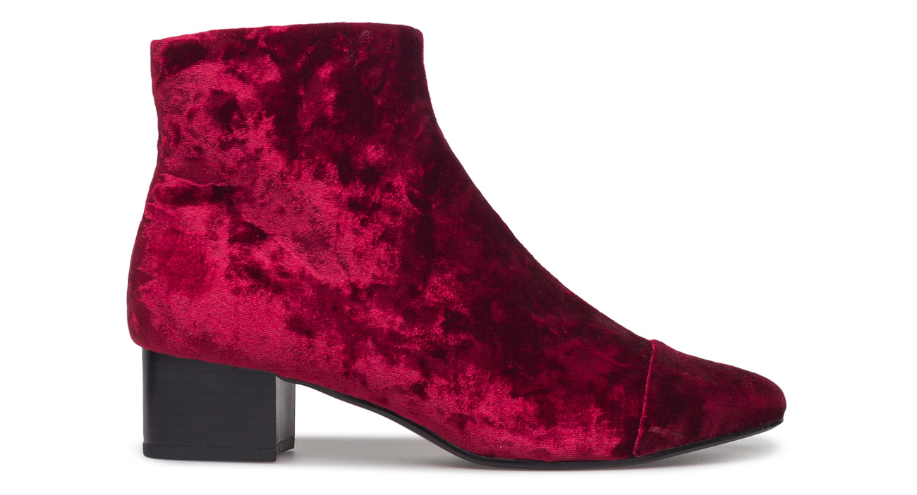Röda ankelboots i sammet Röda ankelboots i sammet