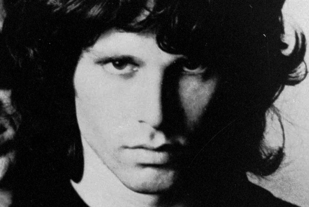 The Doors sångare Jim Morrison dog den 3 juli 1971. Han hittades i ett badkar i en lägenhet i Paris. Morrison hade tagit en överdos heroin i tron om att det var kokain. Han blev bara 27 år gammal. 