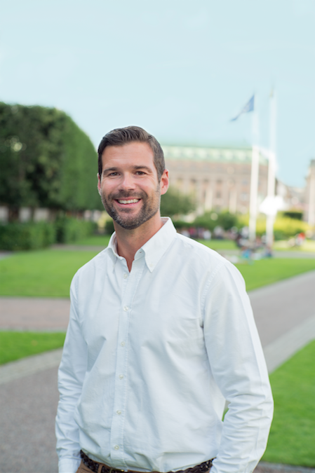 Här är en av hans pressbilder. Nyheter24 är antagligen inte först att ladda ner den. Här är en av hans pressbilder. Nyheter24 är antagligen inte först att ladda ner den.