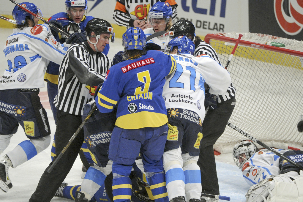 Tre Kronor fick äta bly mot vilt kämpande finska spelare.