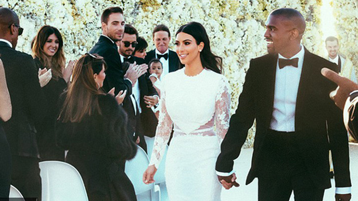 Både Kim och Kanye var klädda i Givenchy.