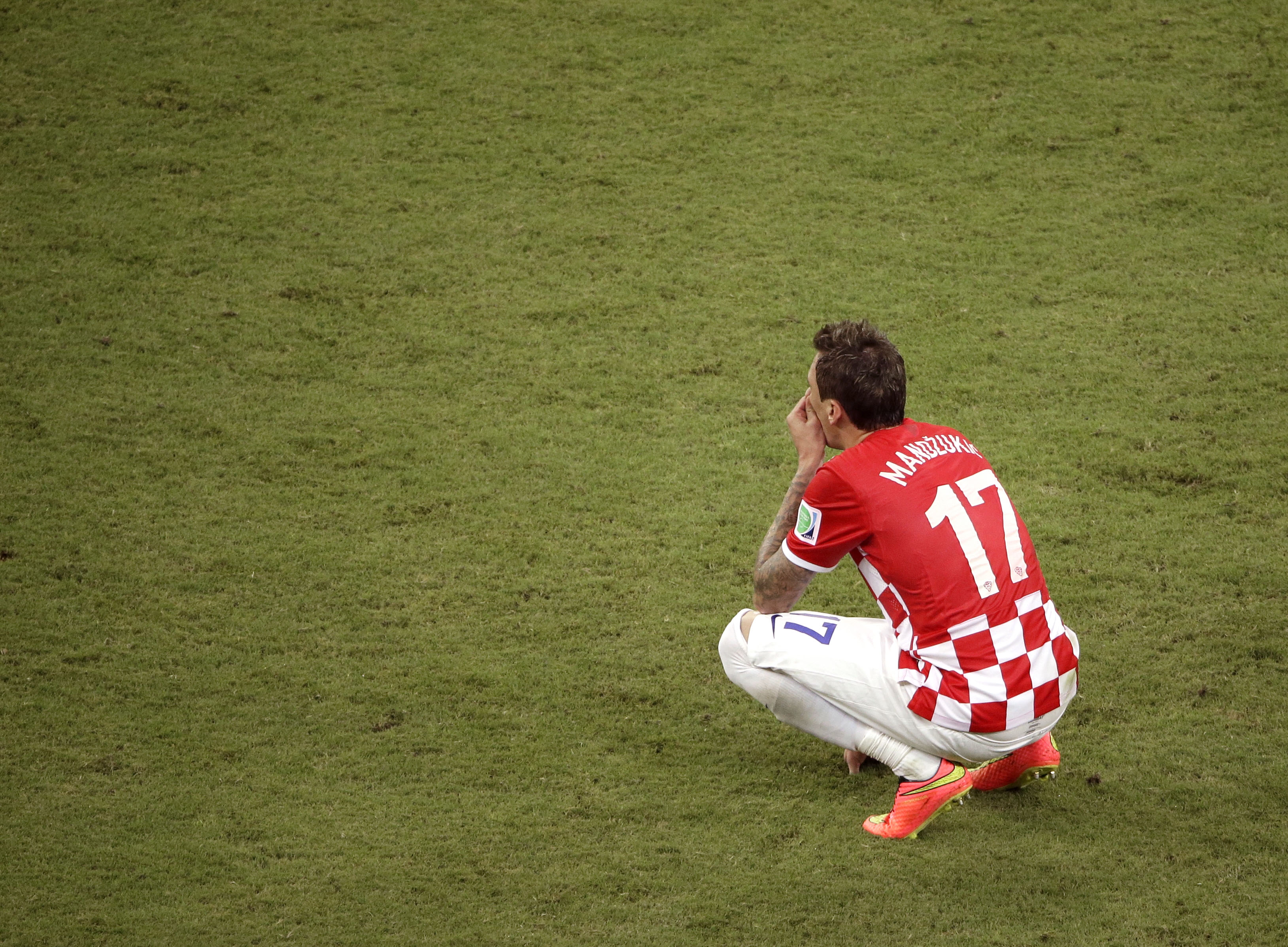 Kroatiens Mario Mandzukic hade det tungt efter förlusten mot Mexiko – och uttåget ur VM.  