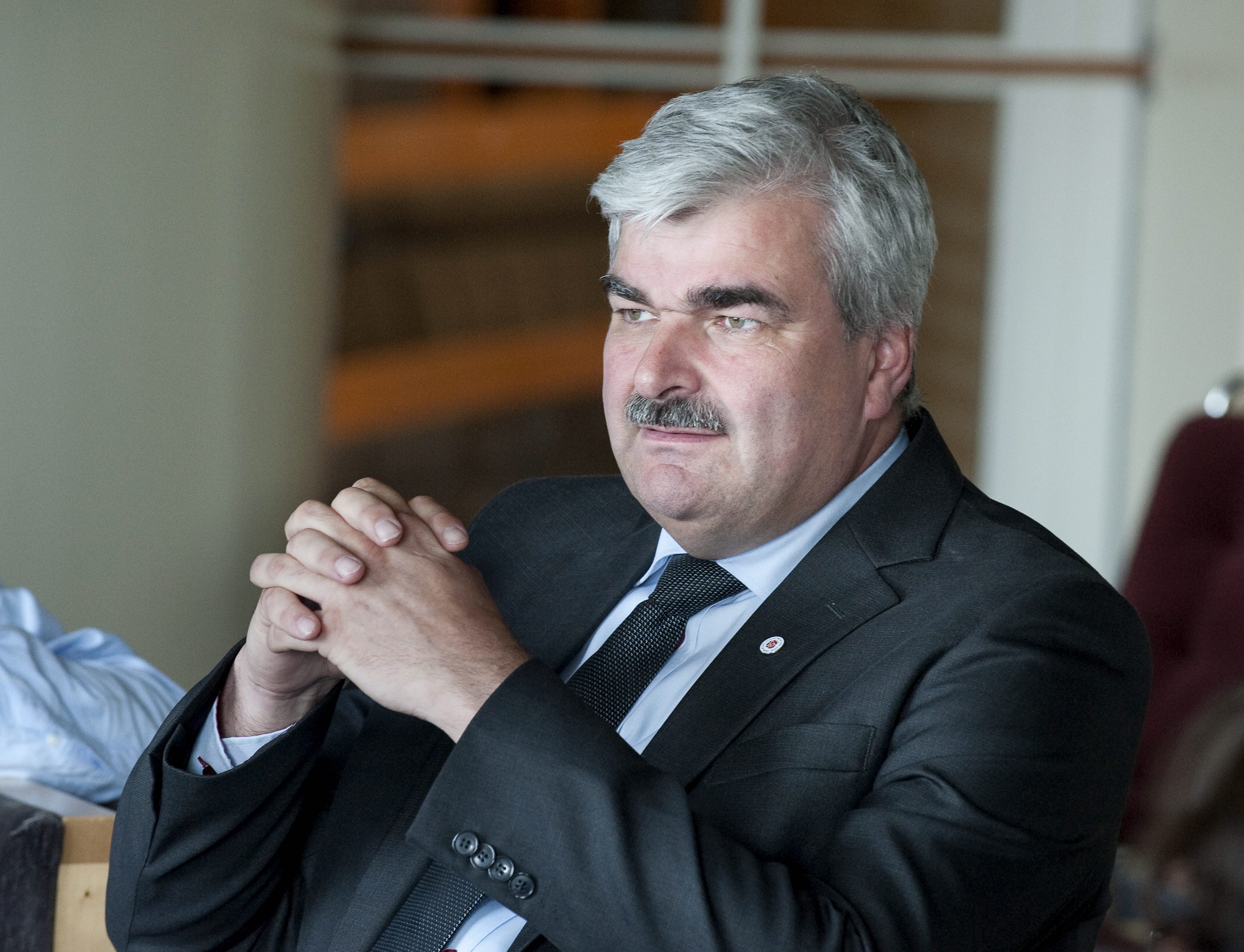 Kan Håkan Juholts resa till Vitryssland fälla sossarnas nya partiledare?