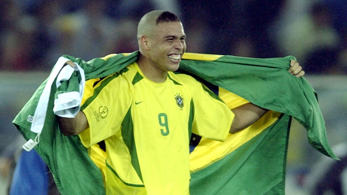 7. Ronaldo blev skyttekung i VM 2002 med den här frisyrer och då är det svårt att dissa den. Men ser man enbart till stylingen så funderar man hur han resonerade.