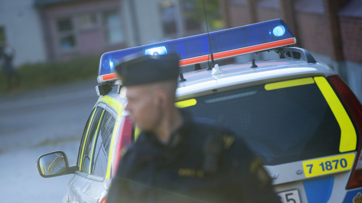 Polisen har spärrat av stora delar av centrala Norrköping. 