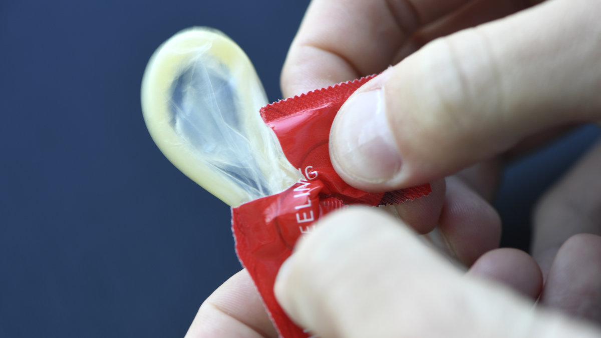 Folk trots att p-piller förhindrar könssjukdomar – men det gör bara kondomer.