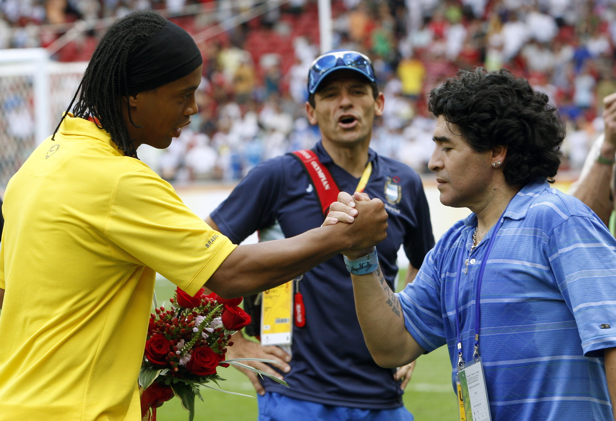 Maradona och Ronaldinho älskar varandra. Som ni kan se i det här bildspelet. 