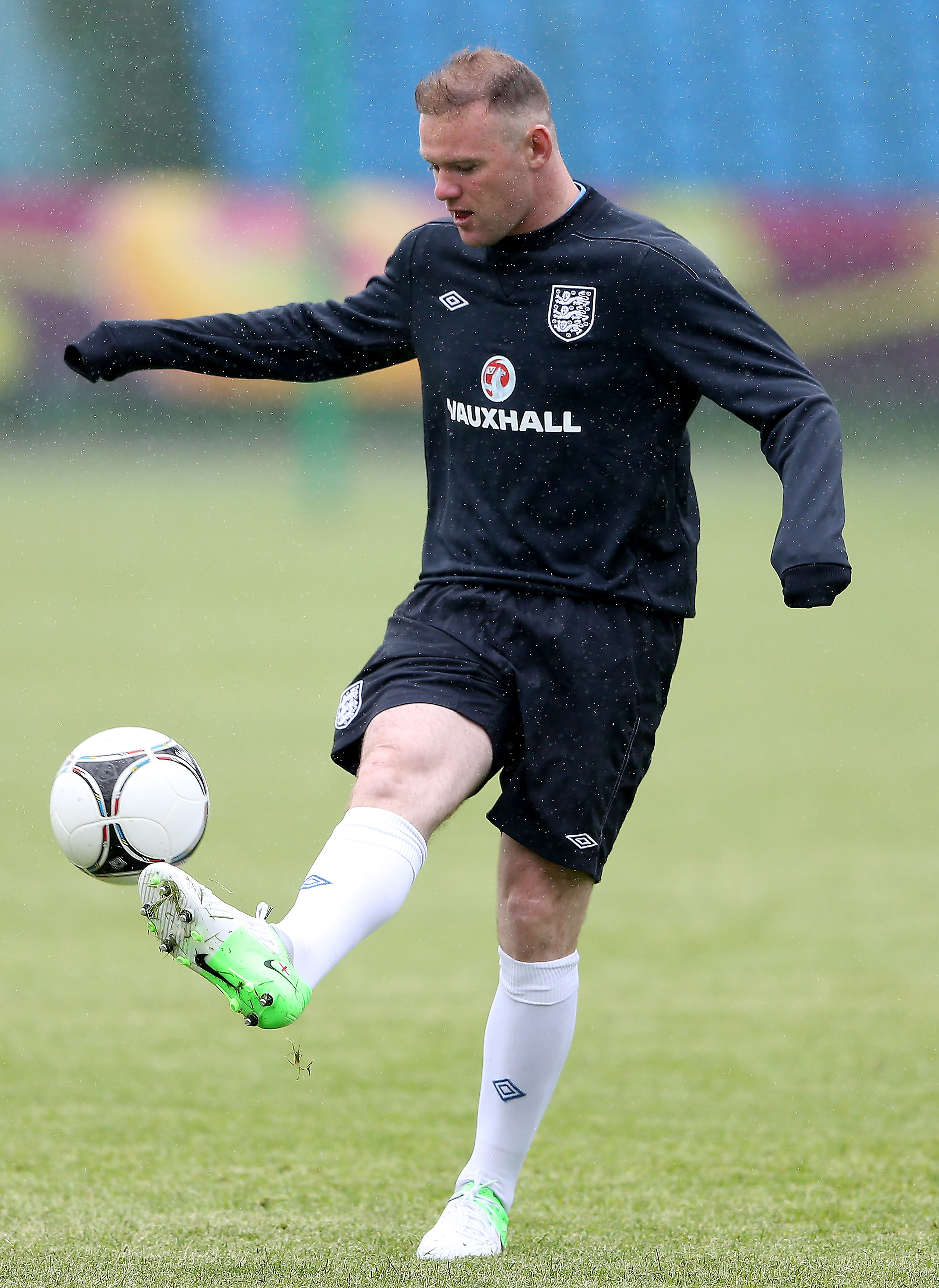 Rooney är avstängd i EM:s två första matcher. Han förväntas gå rakt in i Hodgsons startelva mot Ukraina.