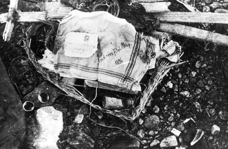 På Vitön över 30 år efter att expeditionen hade gett sig av hittades resterna av den sista lägerplatsen. Viktig dokumentation återfanns också, såsom dagboksanteckningar och andra brev.