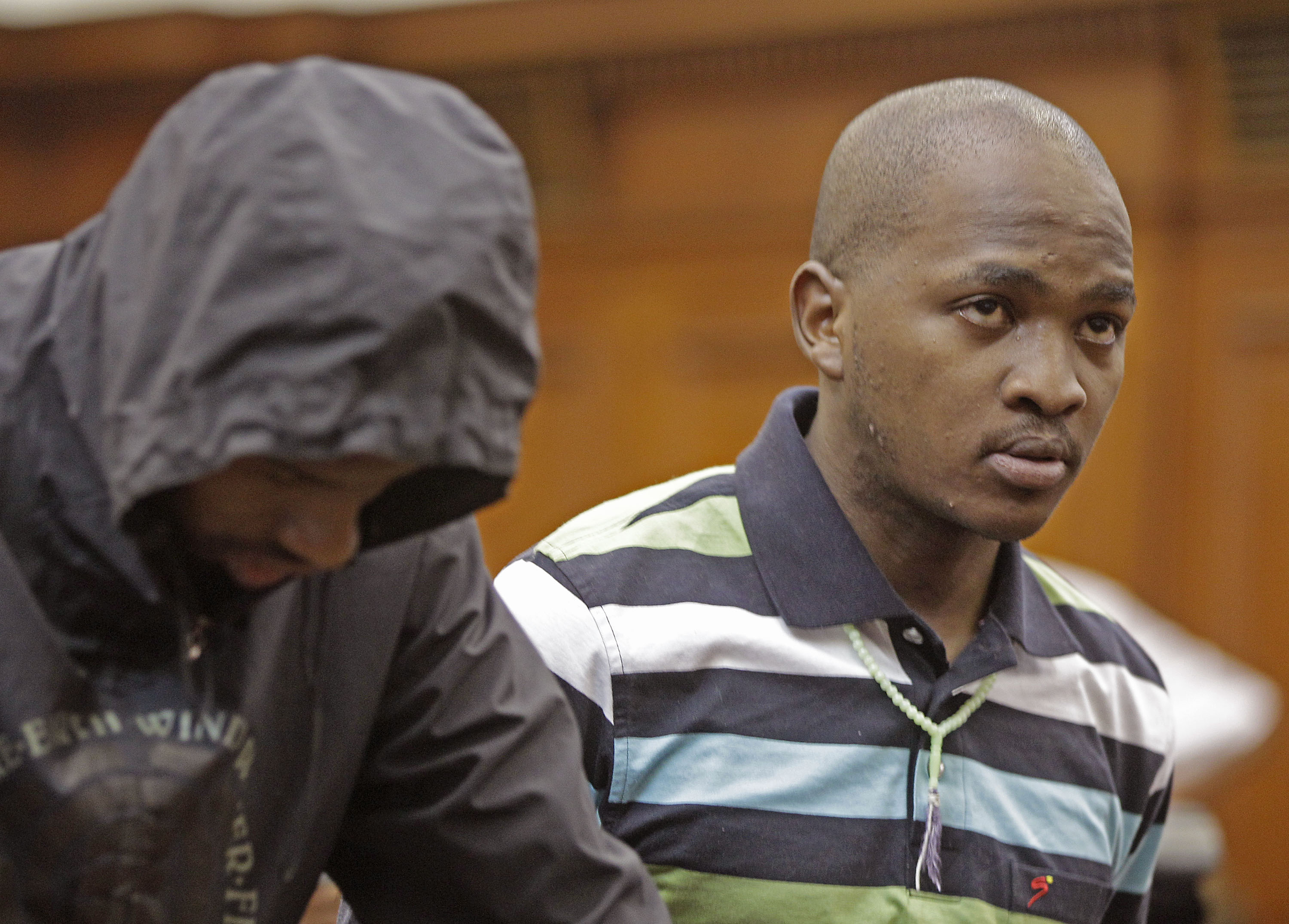 Xolile Mngeni och Mziwamadoda Qwabe ställs inför rätta för avrättningen. Rättegången inleds den 30 juli.