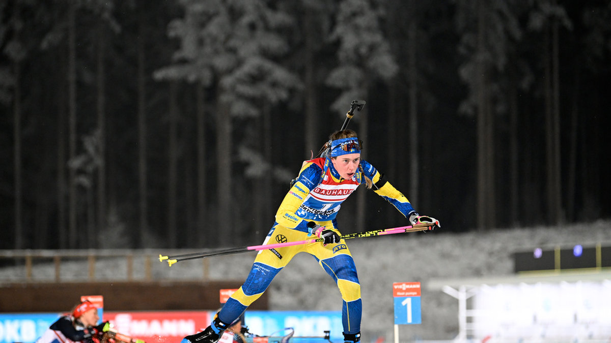 Elvira Öberg hamnade precis utanför pallen, men blev bästa svenska i sprinten i Hochfilzen. Arkivbild.