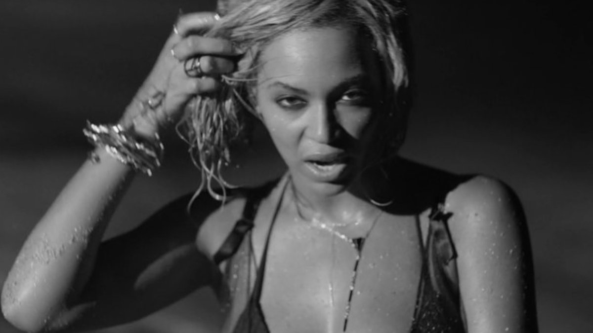 Släppt ett "hemligt" album tillägnat sina fans. Albumet hade ingen som helst promotion innan det släpptes och Beyoncé sa att det var en "överraskning till fansen". 