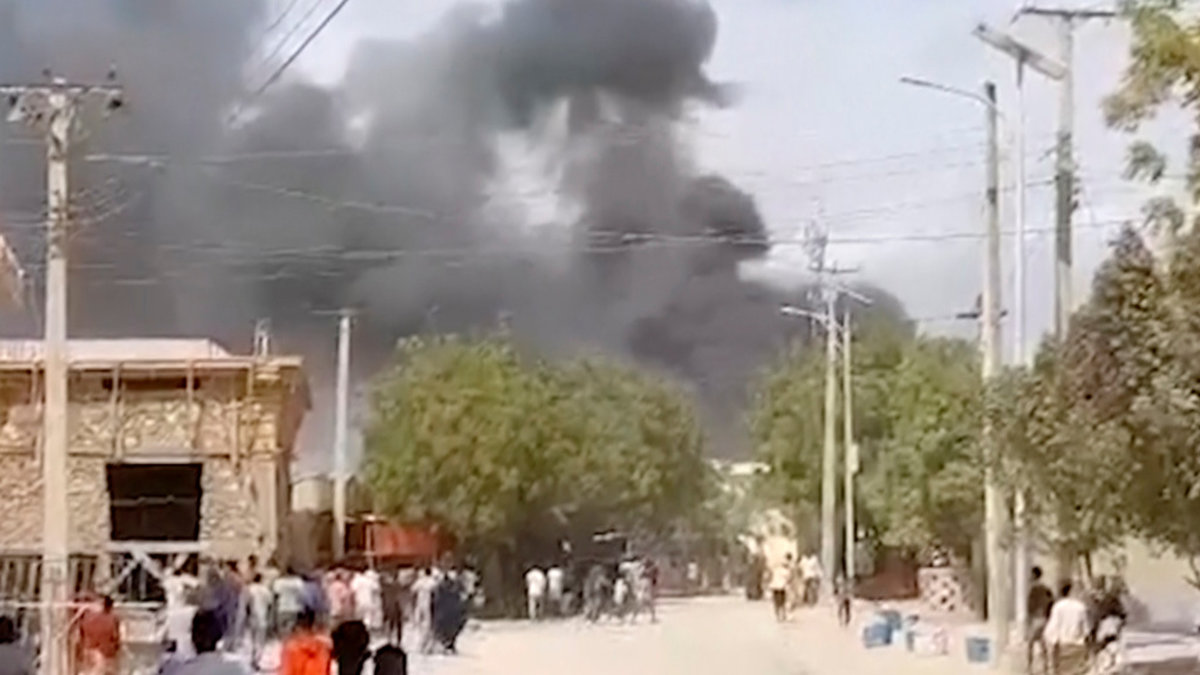 En kraftig explosion ägde rum i Beledweyne i centrala Somalia, när en lastbil packad med sprängämnen körde rakt in i en säkerhetskontroll. Minst 13 människor har mist livet i attacken.