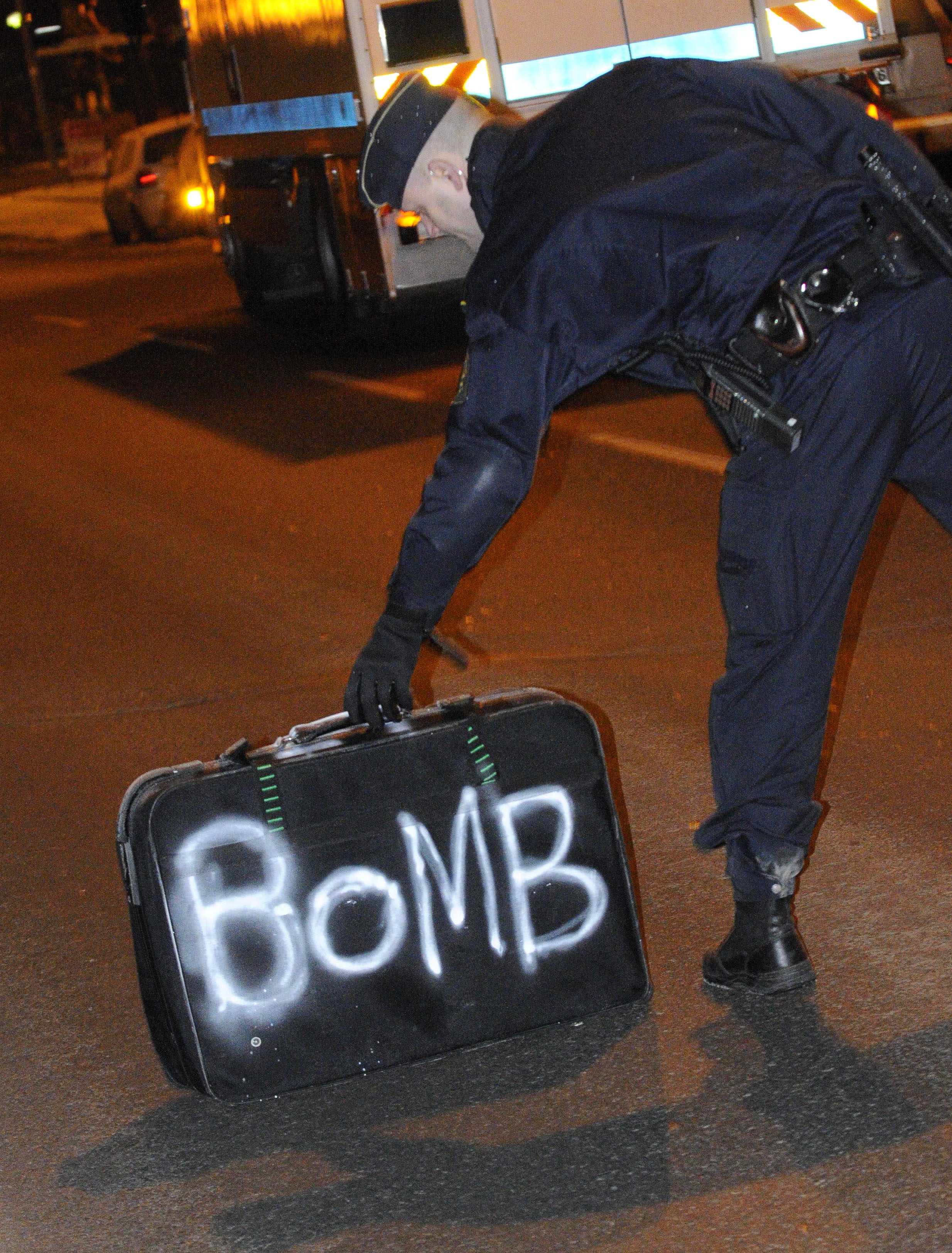 bombhot, Polisen