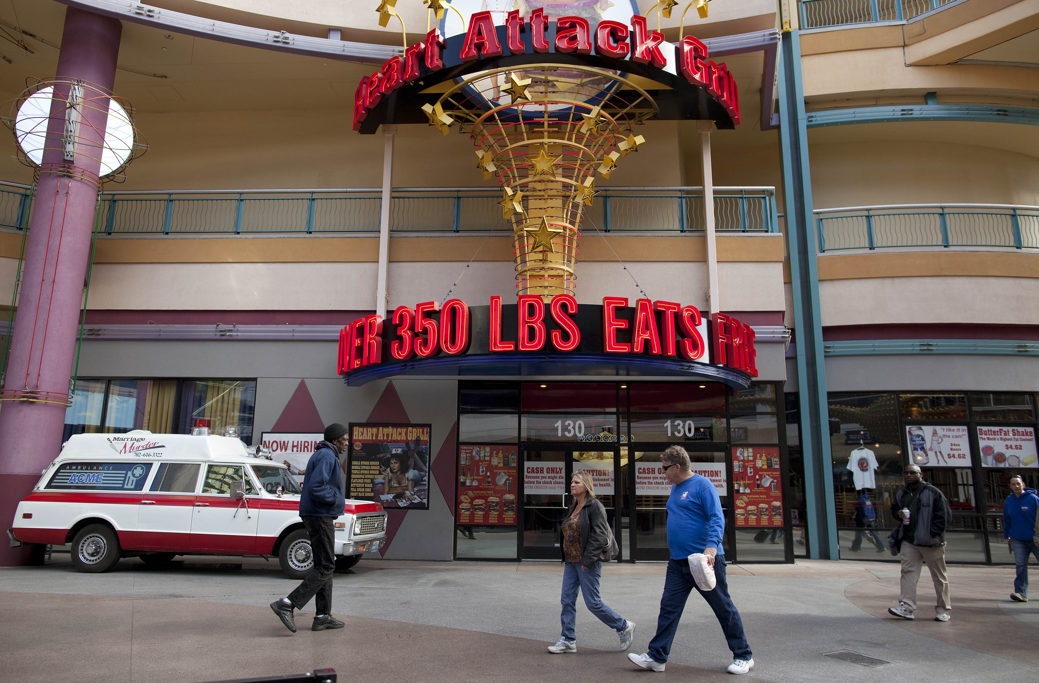 Heart Attack Grill ligger på Fremont Street i Las Vegas.