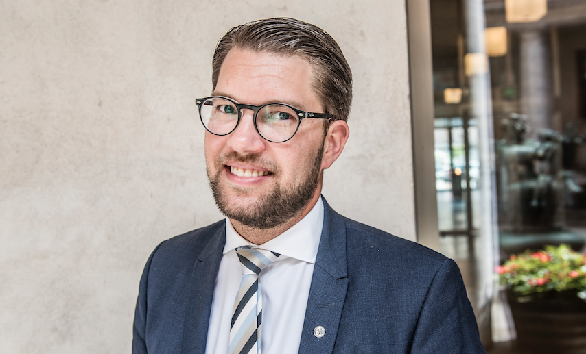 Sverigedemokraterna vill få ordning i förorten - med folkdans