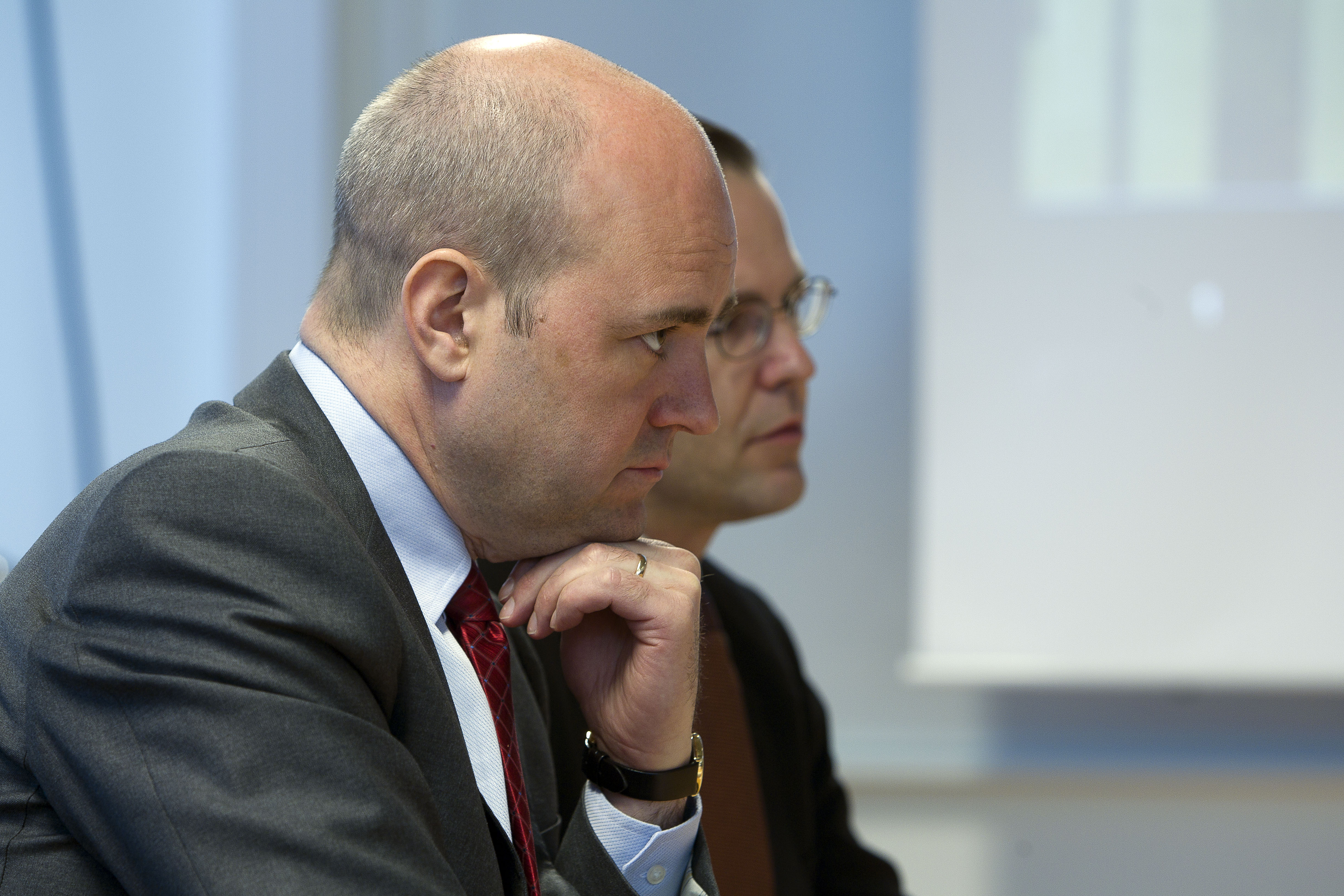 Reinfeldt och Borg försvarar arbetsrätten.