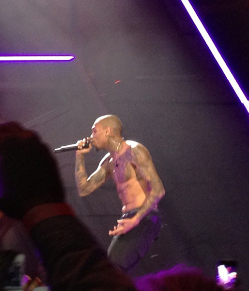 Kissie såg Chris Brown och fick ta emot flera kommentarer om vad han gjort mot Rihanna. Kissie såg Chris Brown och fick ta emot flera kommentarer om vad han gjort mot Rihanna.