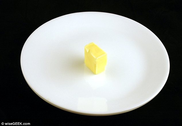 Man kan alltid mjuka upp mackorna i vatten. I denna smörklick finns 200 kalorier. Man kan alltid mjuka upp mackorna i vatten. I denna smörklick finns 200 kalorier.