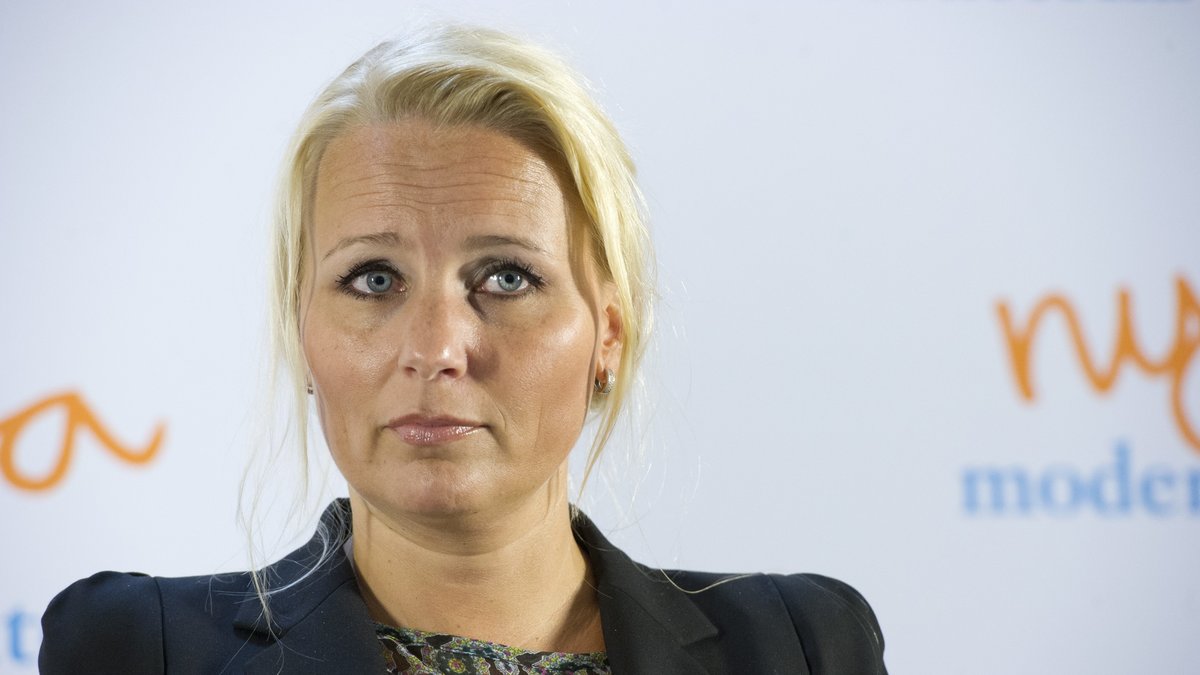 Kommunikationschefen Hanna Bergholm, som Persson handplockade från dejtingsajten Match.com, sa upp sig förra veckan.