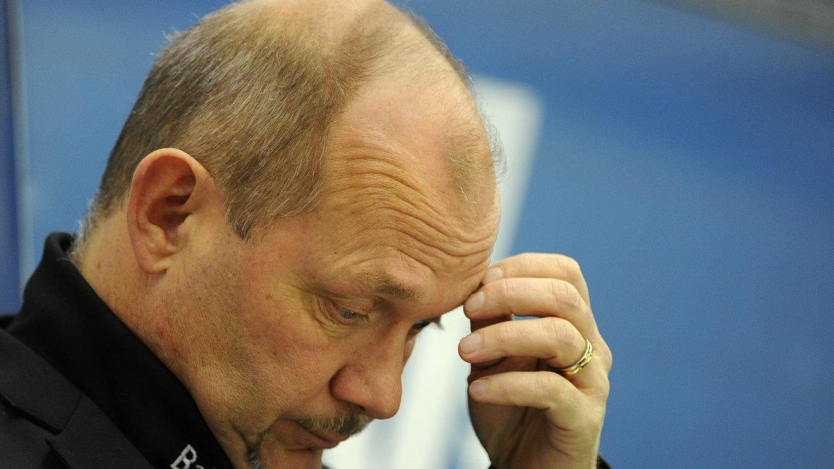 Frölunda-tränaren Kenta Johansson hotas av en skadekris.