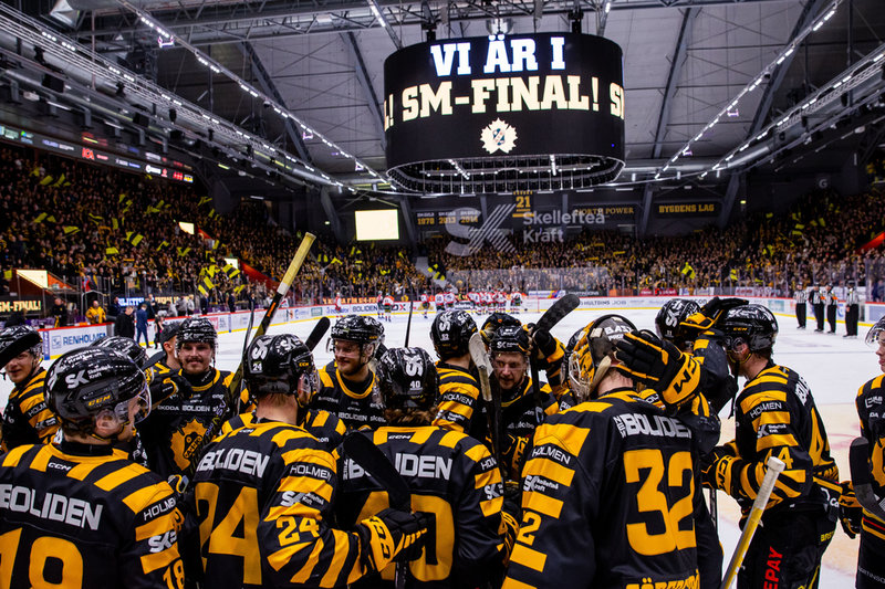 Skellefteåjubel över seger och finalplats.