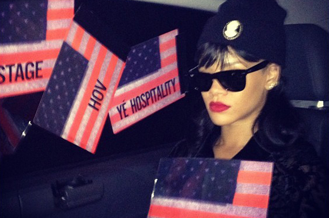 Ingen twittrar så ofta som Rihanna, och då blir det en och annan sådan här bild på oklart motiv. Ingen twittrar så ofta som Rihanna, och då blir det en och annan sådan här bild på oklart motiv.
