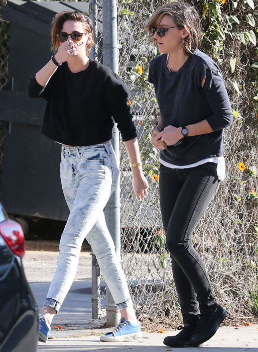 Kristen Stewart och hennes flickvän Alicia Cargile i Los Angeles. 