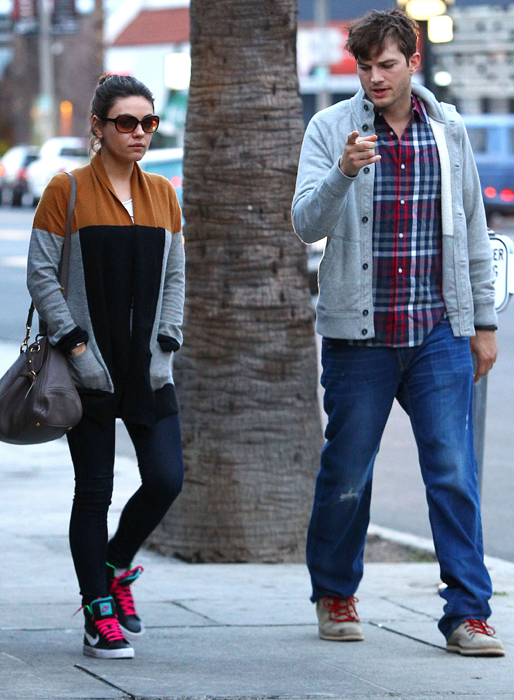 Mila Kunis och Ashton Kutcher i Kalifornien. Mila Kunis och Ashton Kutcher i Kalifornien.