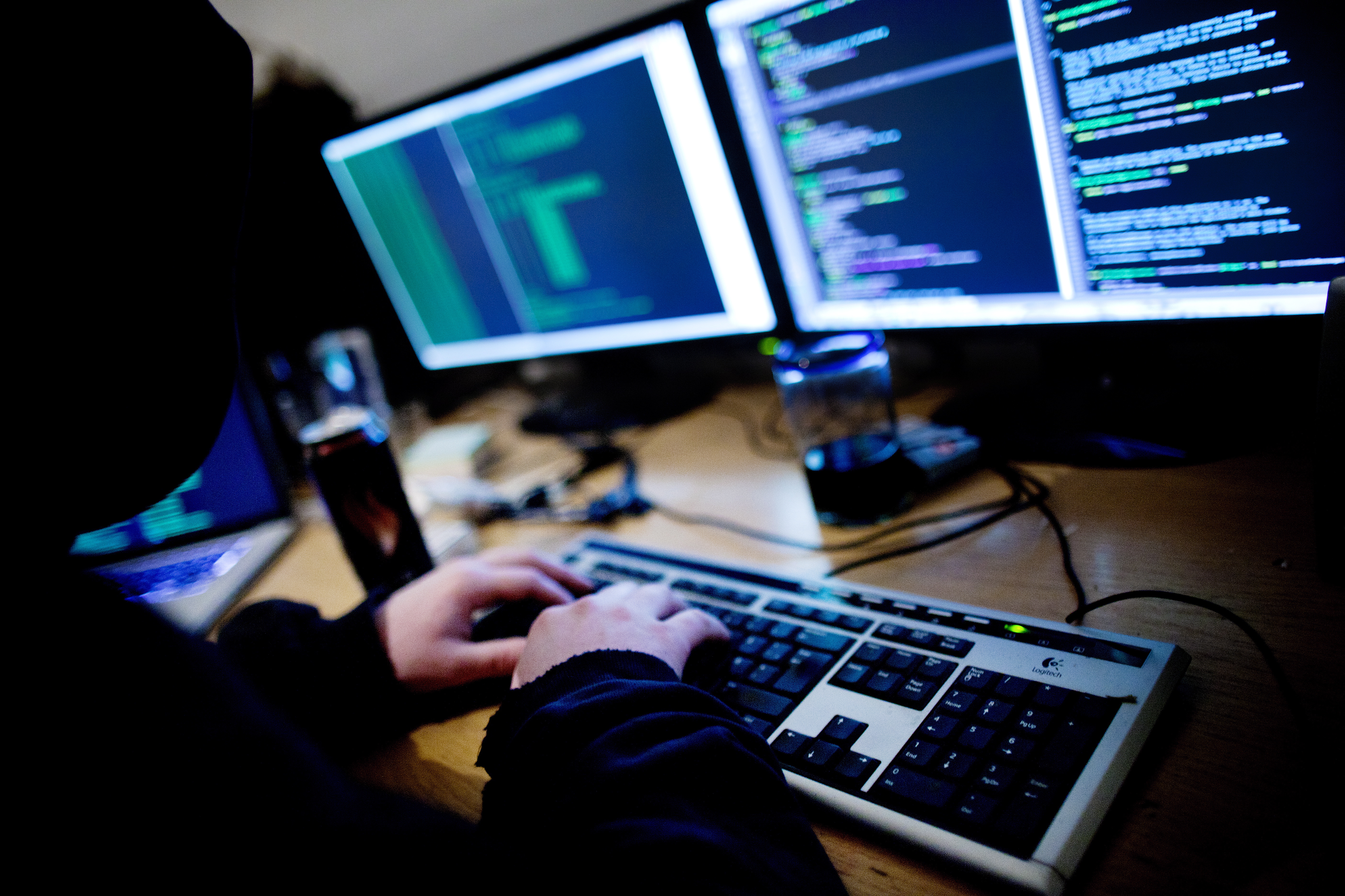 USA söker motståndare till världens hackare.