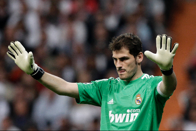Iker Casillas och hans kollegor sätter stopp för de två första omgångarna i den spanska toppfotbollen.