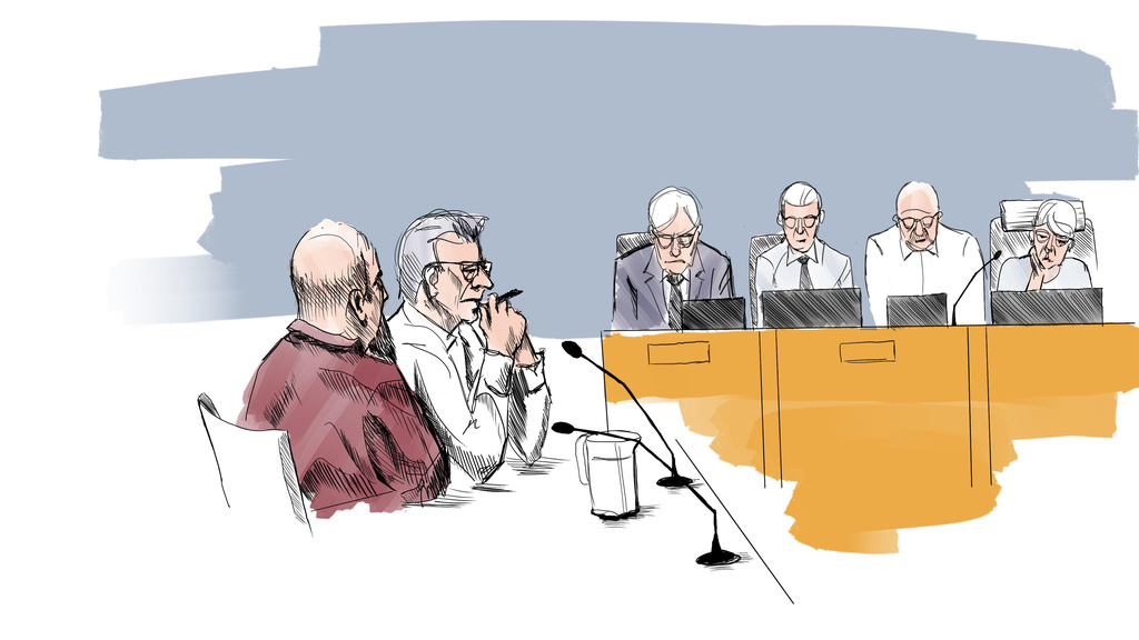 Rättegångsteckning från förhandlingen i Hovrätten för Nedre Norrland. I förgrunden den dömde mannen och hans advokat.