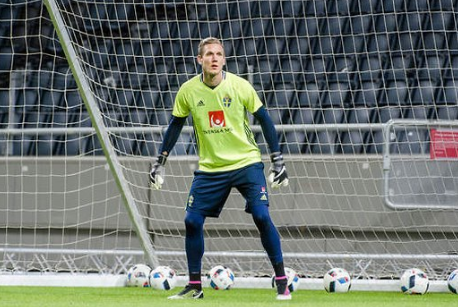 Robin Olsen: 14 miljoner kronor. Robin Olsen: 14 miljoner kronor.