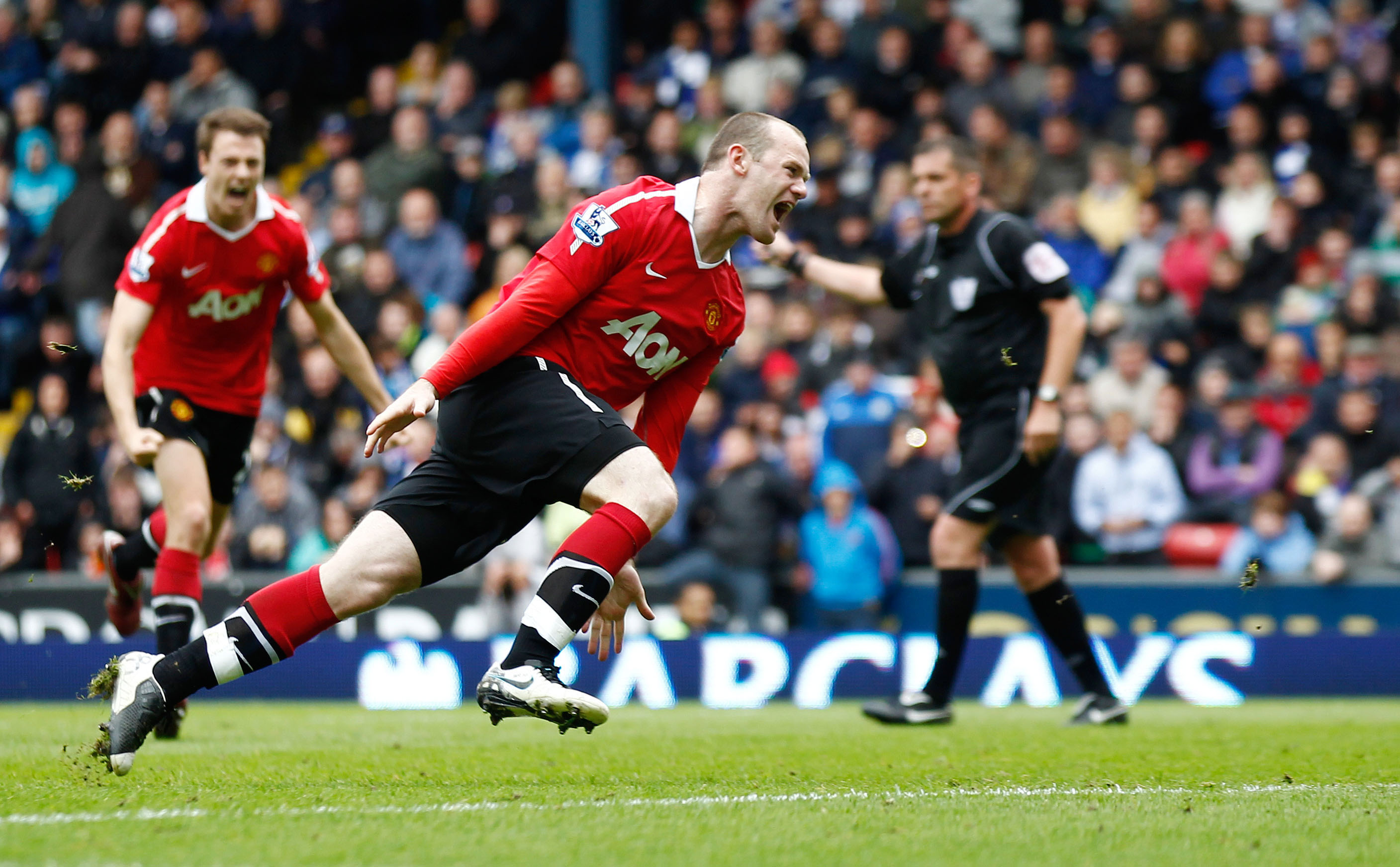 Wayne Rooney blev stor hjälte än en gång när han sköt in straffen som innebar 1-1.