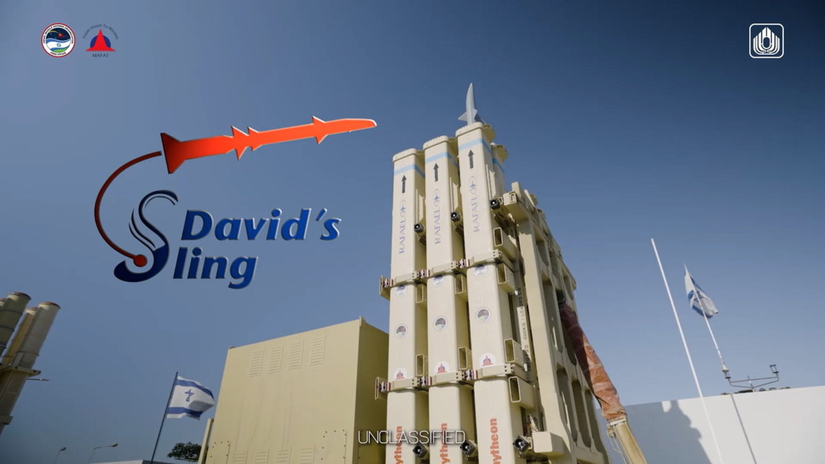 Stillbild ur film från Israels försvar med antirobotsystemet 'Davids slangbella'.