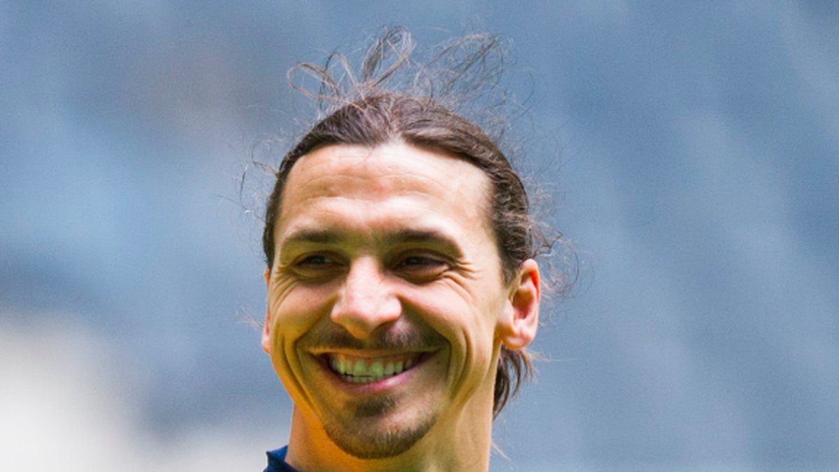 En nöjd Zlatan. Säkerligen efter att nyheten om United nu är officiell.