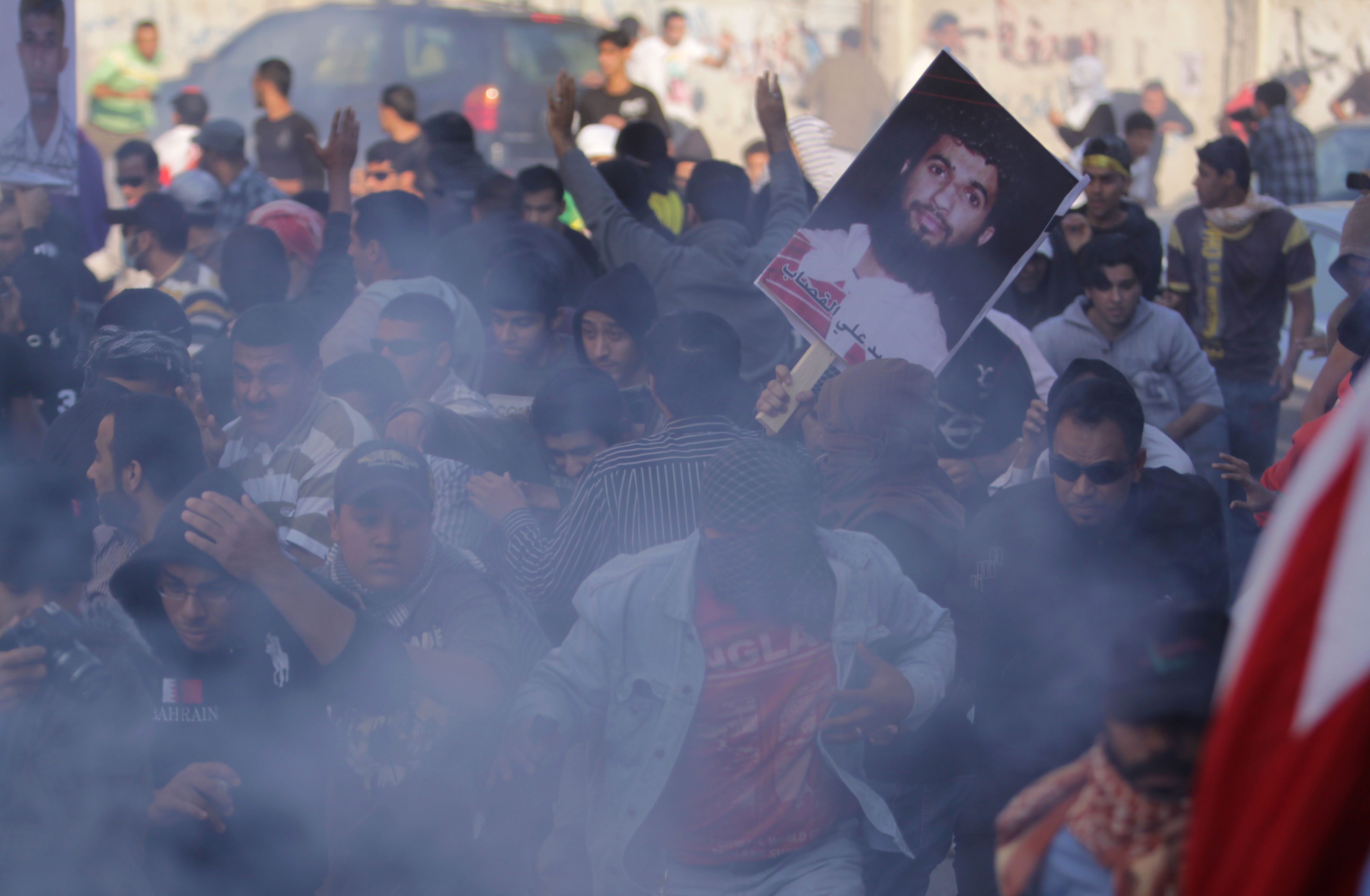 Efter Mubaraks fall kom den Arabiska våren även till Bahrain. Ännu pågår demonstrationer och protester mot regimen. Efter Mubaraks fall kom den Arabiska våren även till Bahrain. Ännu pågår demonstrationer och protester mot regimen.